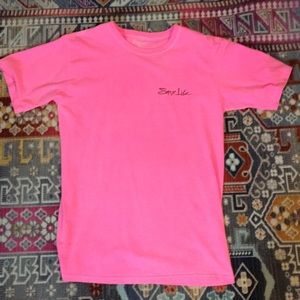 Spur Life tshirt neon pink size medium